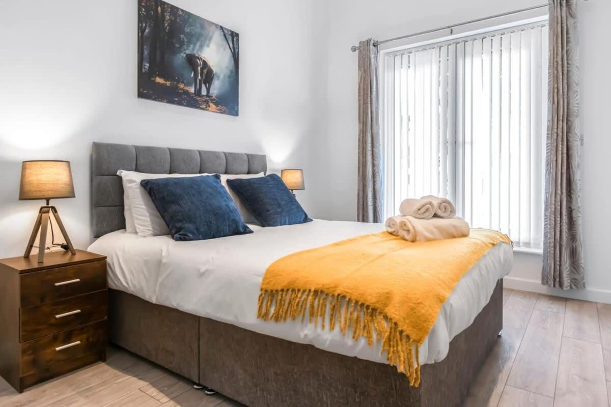 Lovely 1 Bedroom Apartment In Central Уокинг Экстерьер фото