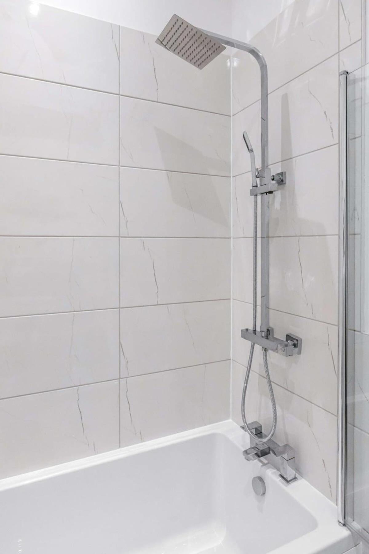 Lovely 1 Bedroom Apartment In Central Уокинг Экстерьер фото